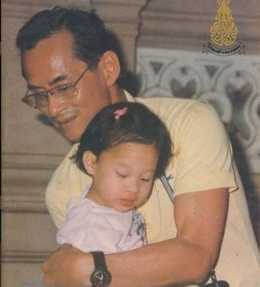ladda_lasuay's tweet photo. ขอน้อมส่งเสด็จพระองค์สู่สวรรคาลัย🙏🖤
#องค์ภา #เจ้าฟ้าพัชรกิติยาภา #เสด็จสู่สวรรคาลัย https://t.co/nZYBwsGjXH