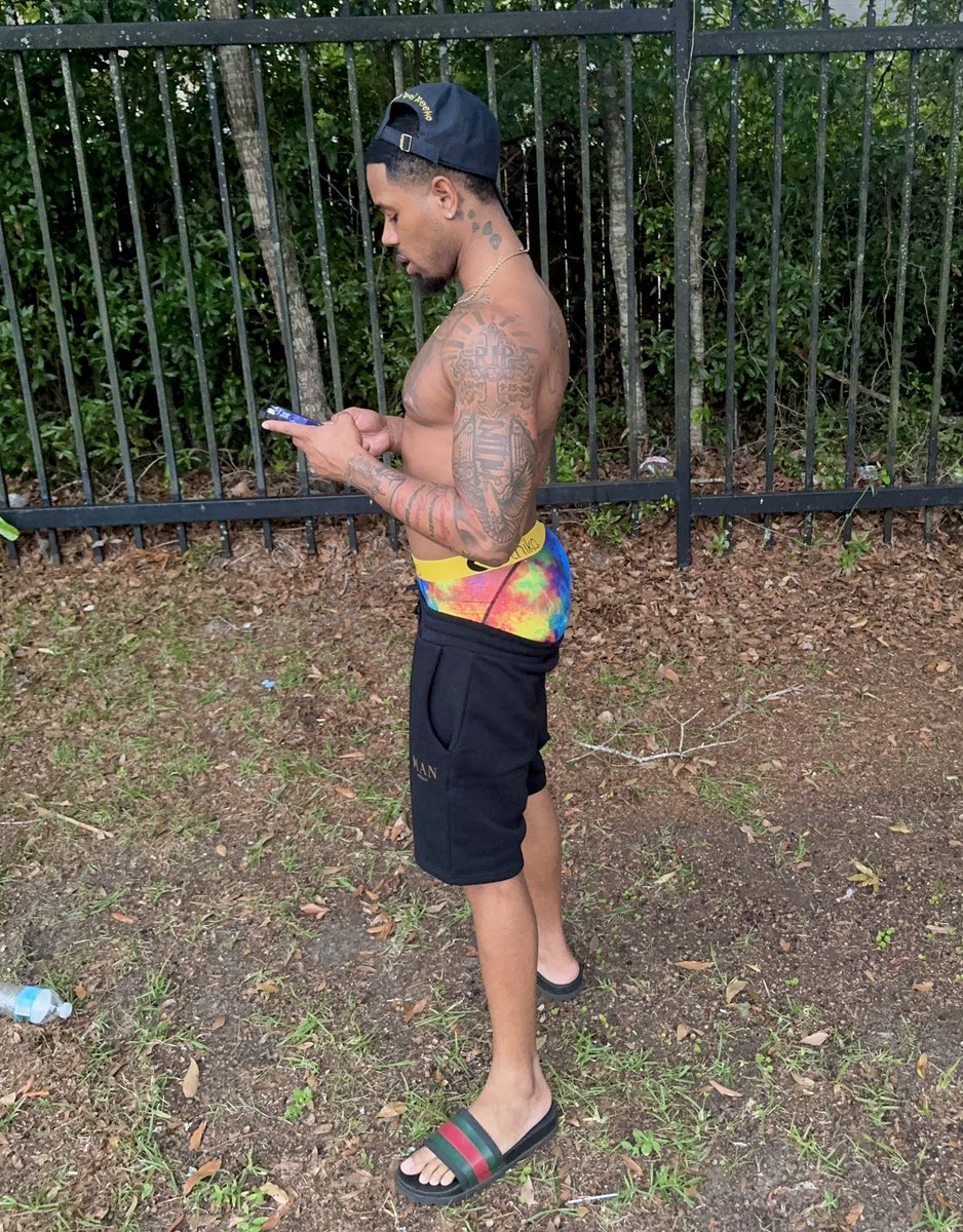 HotboiReeko's tweet photo. 🥷🏽💪🏽📲💰 https://t.co/1epDZoRycy