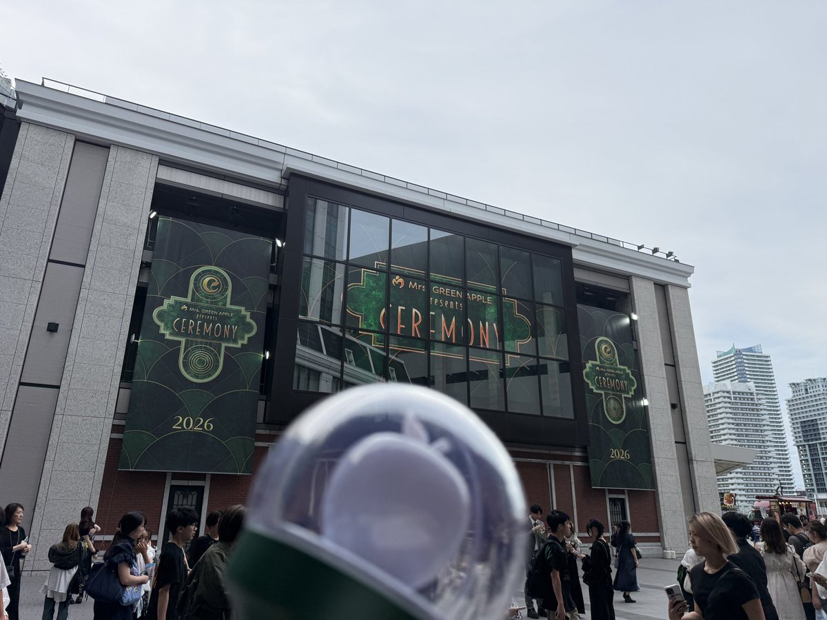 RED_Thunder510's tweet photo. Mrs. GREEN APPLE ceremony 第3回

萌音ちゃんのメメントモリに大号泣し、
アレンジ多めの大森さんの歌を楽しみ
普段聞かないジャンルの曲を試食し

楽しい弾丸Kアリーナ往復でした。
推し活は体力いるな笑

#MrsGREENAPPLE https://t.co/MAqSHYRxoF