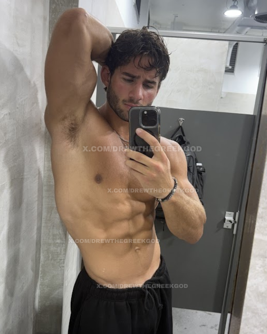 DrewTheGreekGod's tweet photo. No off-season. Run it. https://t.co/SciV431Fnl