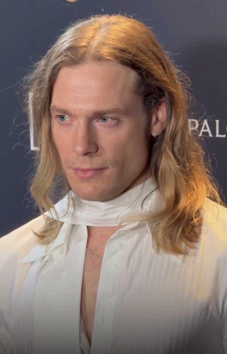 thevampirelelio's tweet photo. príncipe lestat https://t.co/oJfANDpMVD