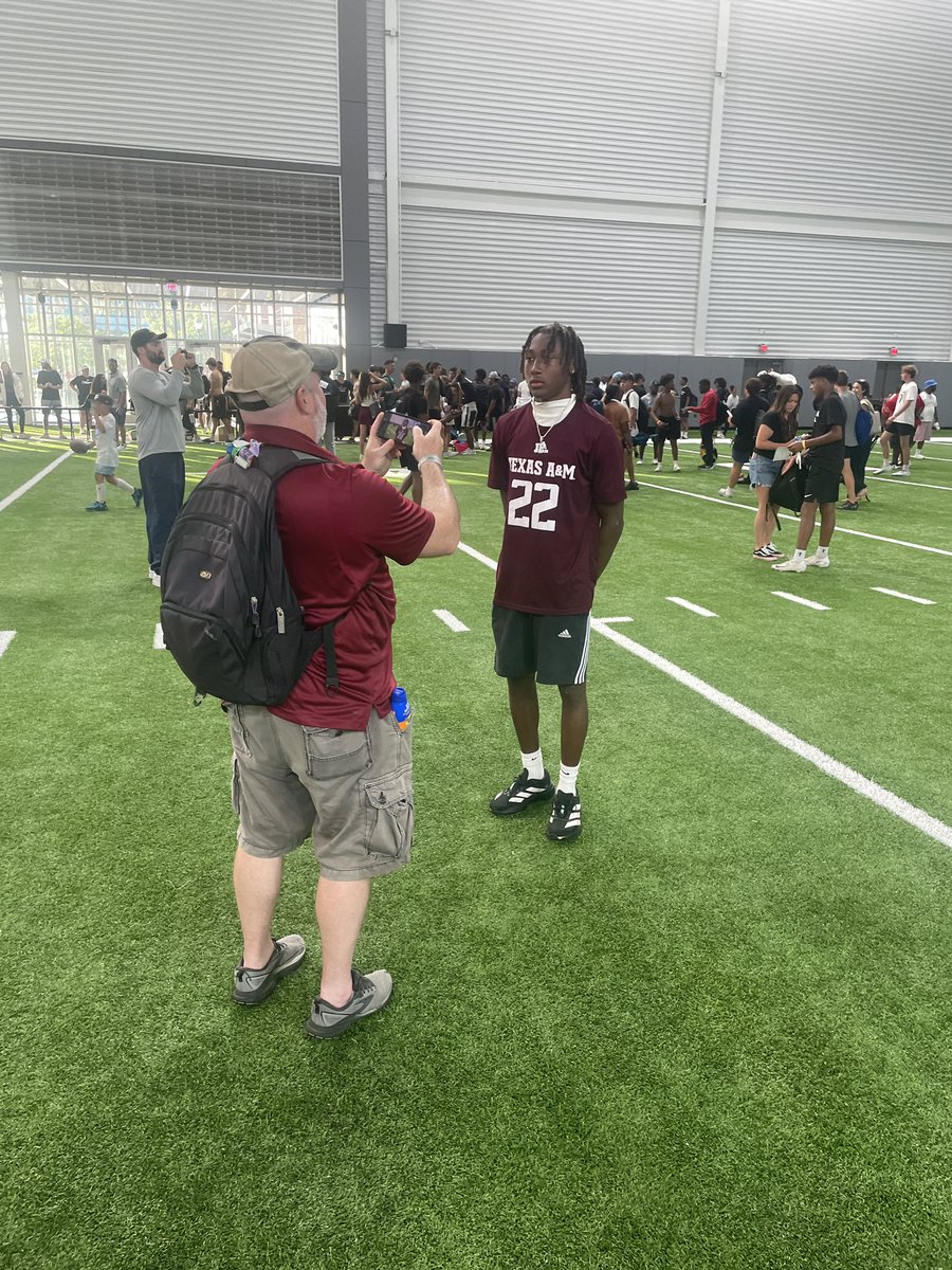theonlyyjp's tweet photo. Thank you coach @joejoeheaden for having me out today , can’t wait to get back down @AggieFootball  @CoachMikeElko  @LM_CoogFootball 

40-4.37 “After the workout” https://t.co/PZc7e5W71e