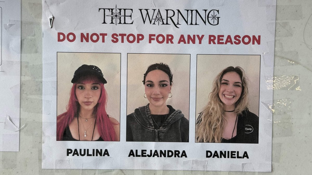petalsfordany's tweet photo. Hayley that is your daughter! Step up! https://t.co/e5wUxQO7L9