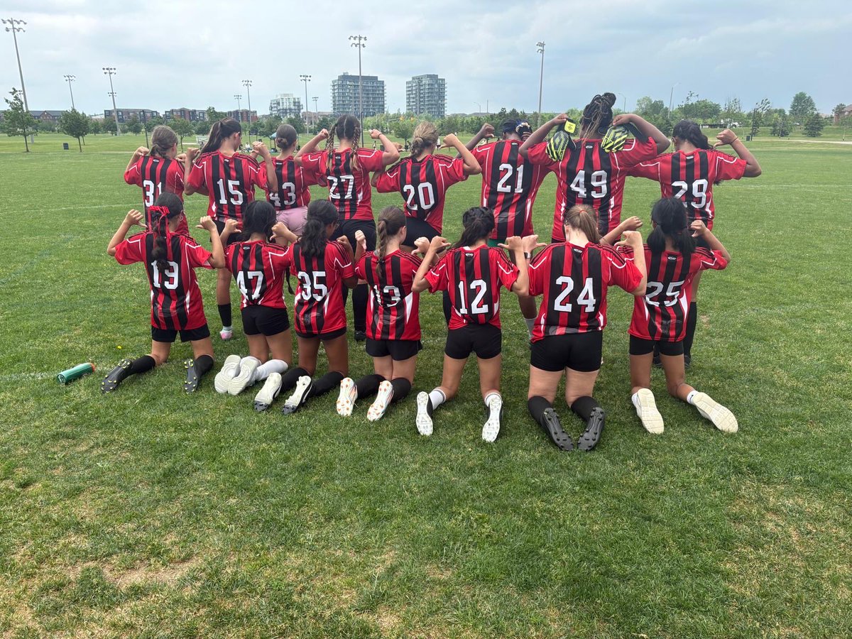 newtonjuliee's tweet photo. Our girls soccer team took 2nd place today 🥈🤍 absolutely amazing tourney for them today… very proud of these athletes 😊⚽️🙌🏽 https://t.co/pcfeOluDAL
