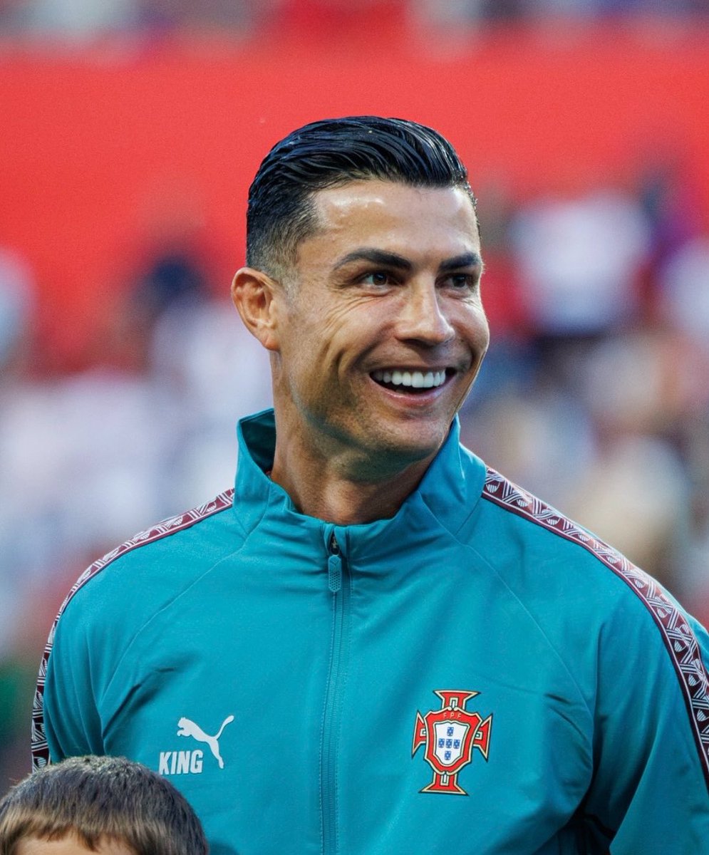 CRonaldoNews's tweet photo. K7NG. 🇵🇹✨👑 https://t.co/Fw4E2bEzNl
