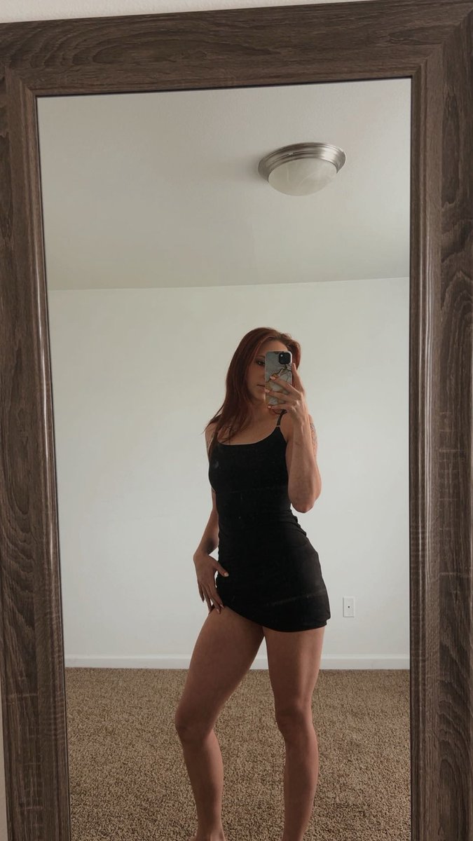 Rileylyn04's tweet photo. Forgot who I was for a second 🩷🫶 https://t.co/UC0jkCZ6SC