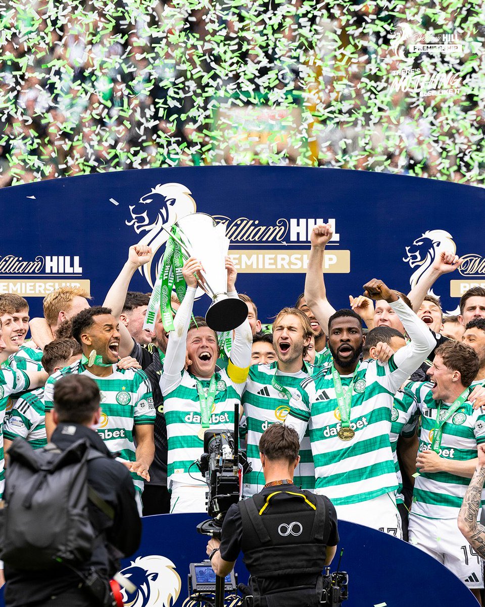 QuakerCelt's tweet photo. @Baldy_Barker I’m blocking every blue ticked Tadger, but I’ll leave you with this arsehole 😎🍀🖕🏻 https://t.co/c0WA5781Bp