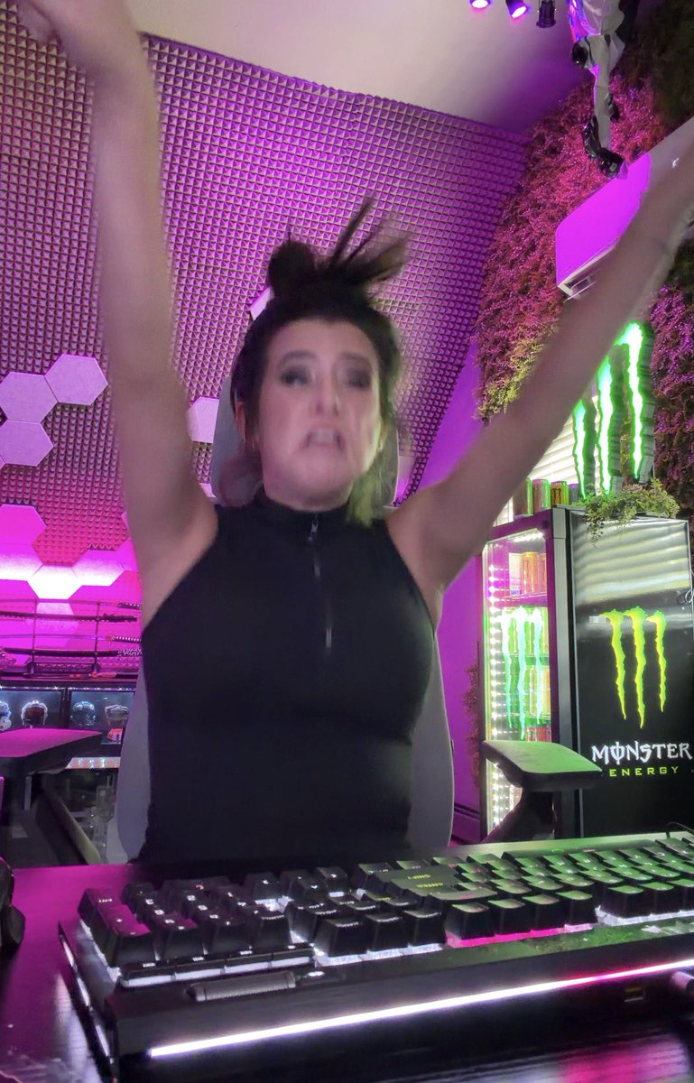 SweeetTails's tweet photo. Filming content for @MonsterGaming is always so fun 😂😂 https://t.co/HPoOxay2Jz