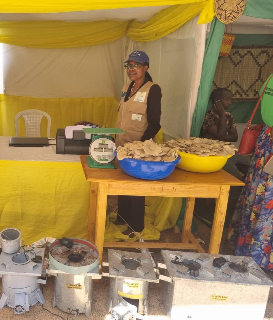 la_forum's tweet photo. Ces solutions visent à réduire la consommation de combustibles traditionnels, à améliorer la qualité de l'air intérieur et à protéger l'environnement. Cuisson propre et durable : des solutions communautaires au service de la santé, de l’environnement et de la dignité humaine https://t.co/sfH5avSe2J