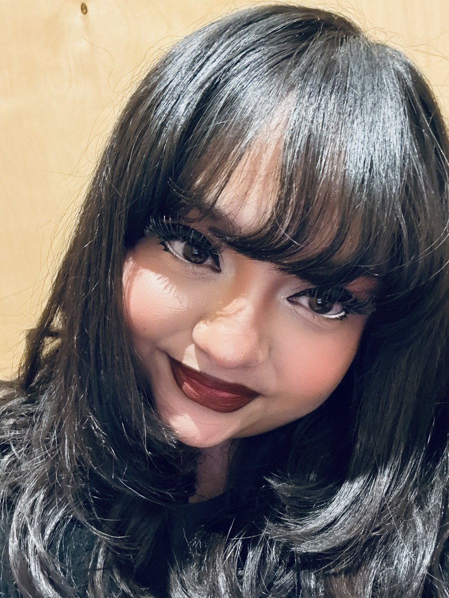 hunnybearv's tweet photo. HAII MOOTS (AND NON MOOTS)

I just wanted to share with you all that after graduating university last may and passing the last state exam I needed, I am OFFICIALLY A TEACHER DEEMED BY THE STATE🥹💜👩🏻‍🏫 I can’t wait to start teaching!

ALEXA PLAY ‘KILLIN IT GIRL’ BY J-HOPE😗⭐️ https://t.co/3RLjgs0cO0