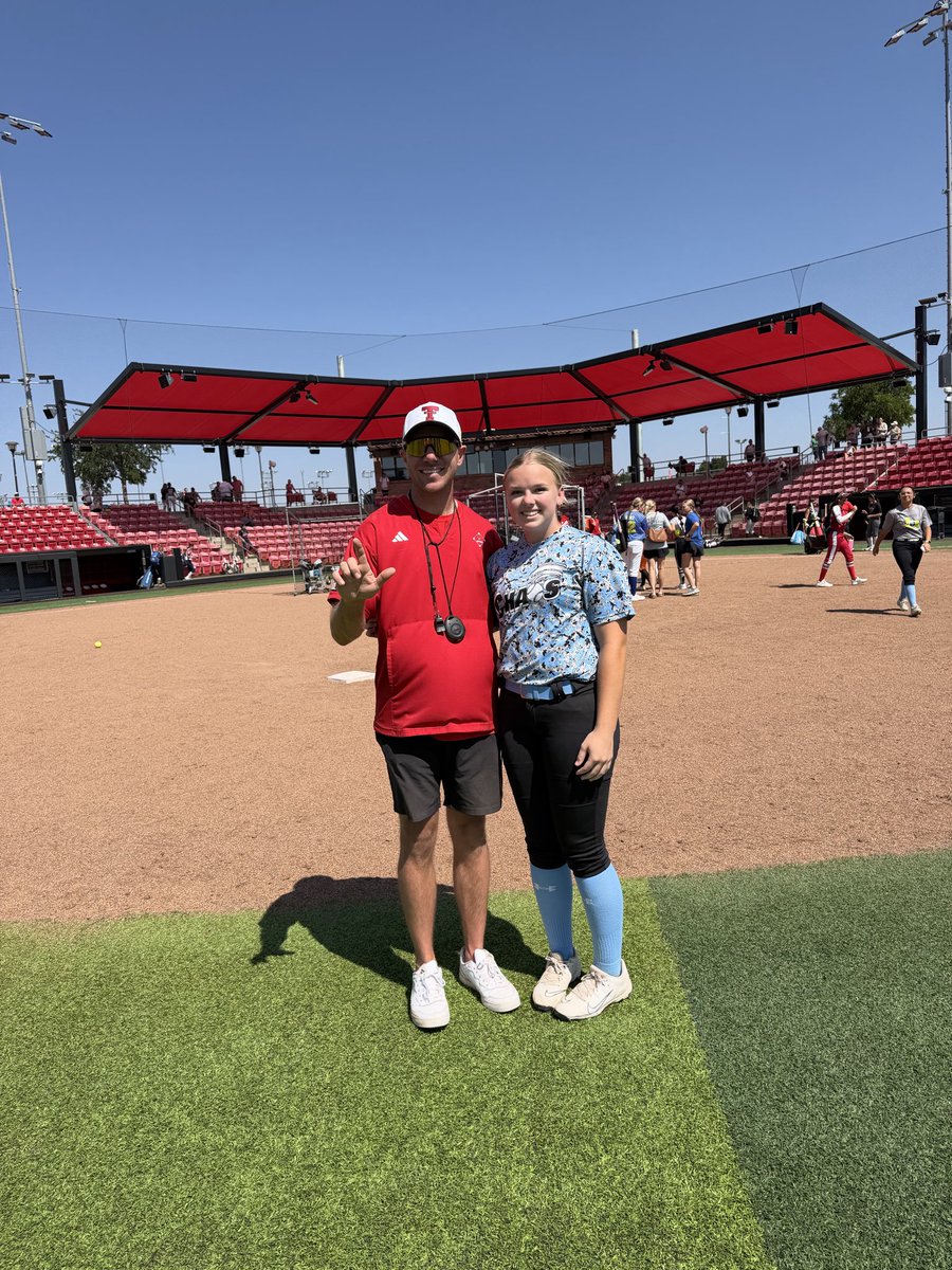 ElainaTaylor29's tweet photo. Made it home from @TexasTechSB  camp. It was an amazing time, the coaching staff and players were so kind with their time and advice. The campus was great, everyone was beyond friendly, and can we just a take a minute to appreciate the Texas food! #texastech #texastechsoftball https://t.co/AQe52OMsIK