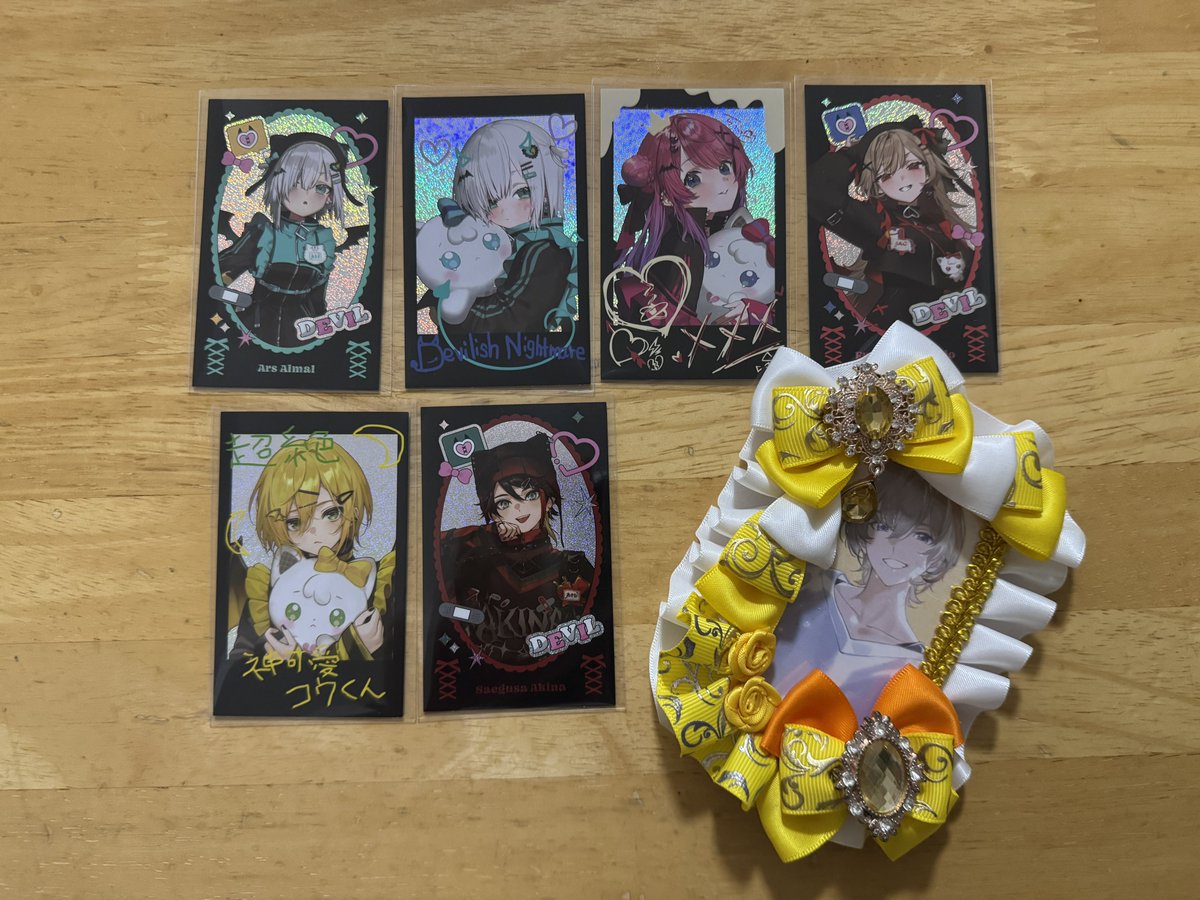 ngs0811's tweet photo. 【 交換 】
にじさんじ Devilish Nightmare チェキ風カード

譲》画像参照

求》IDカードの方

同レア同士での交換優先

郵送交換

お気軽にご相談ください🙇🏻‍♀️ https://t.co/2SNHYtcb6g