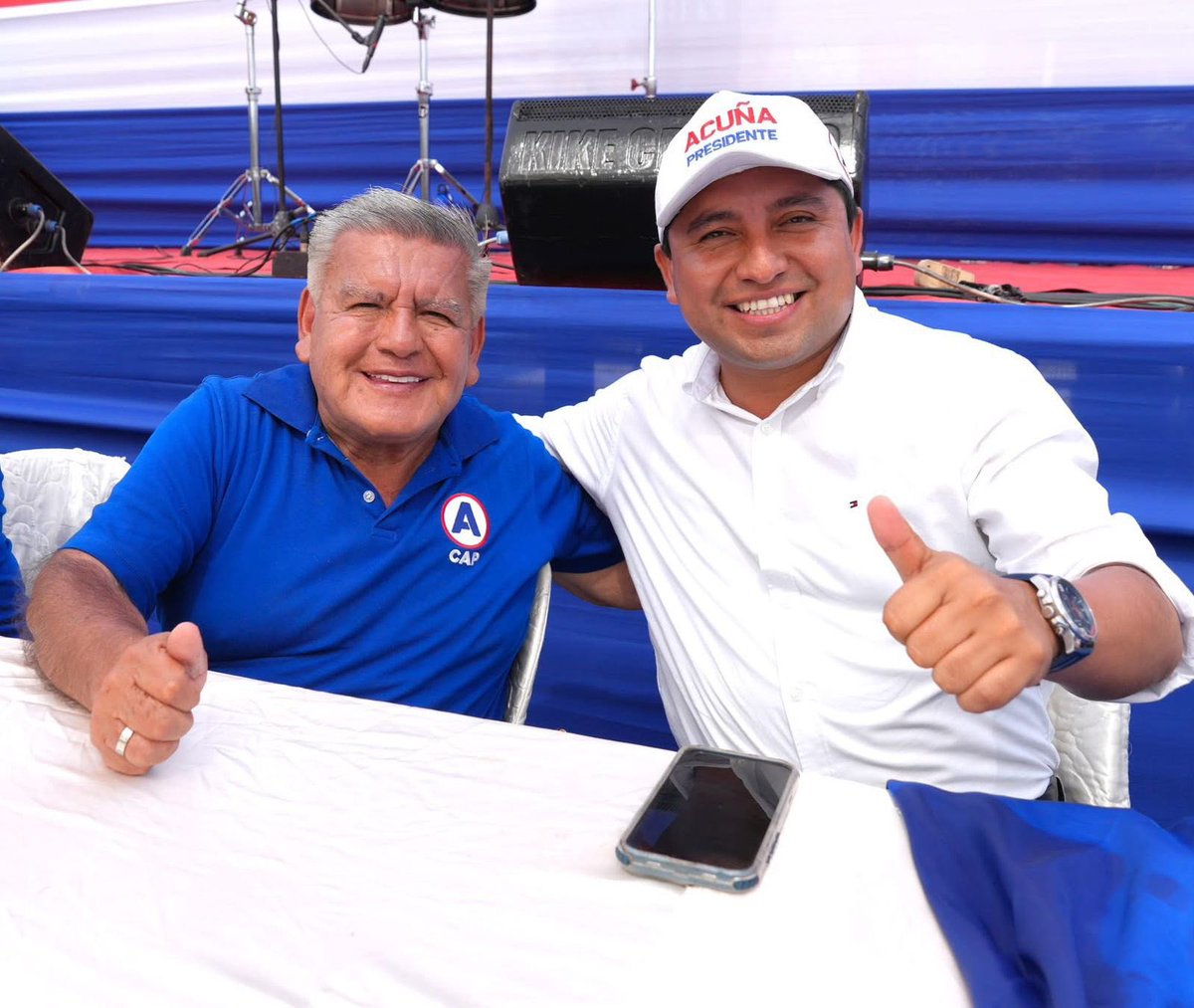 Epicentro_TV's tweet photo. #LoÚltimo El partido de César Acuña se desmorona. Desiste de su candidatura al Gobierno Regional de La Libertad su mano derecha en la región, Martín Namay. En un comunicado, señaló que APP necesita una “reestructuración”, de cara a las elecciones municipales y regionales de octubre.