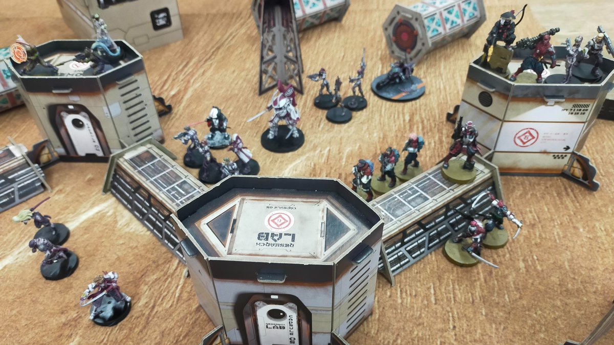 IOYokohama's tweet photo. 7/11 Infinityゲーム会 @ HOBBY SHOP Arrows

次回のゲーム会は7月11日です。
インフィニティとWARCROWのゲーム会・即売会を行ないます。体験プレイも出来ます。
スタイリッシュな近未来SF、ダウンタイムのない双方向なミニチュアゲーム。興味のある方は是非ご覧ください！

#InfinityTheGame https://t.co/OYjrkMuJrL