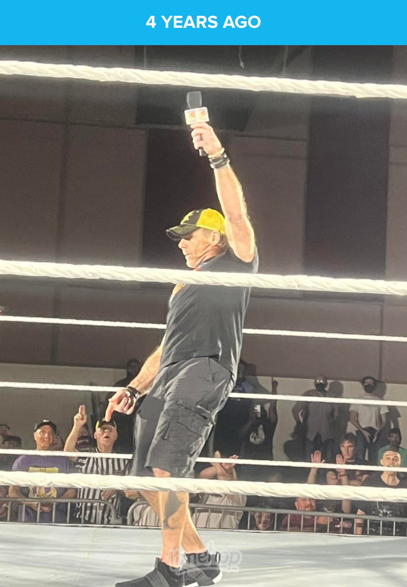 chrisstepp88's tweet photo. @ShawnMichaels  and with a tear in my eye!! Was the 1st live show after covid... https://t.co/45DndtazYb