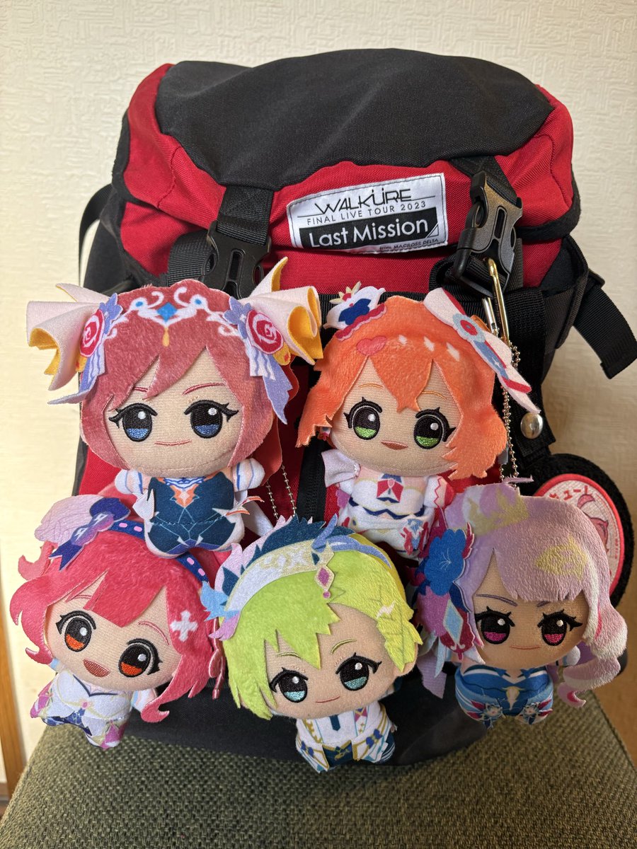 Ytrl5S's tweet photo. おはようございます！
梅雨時期なので天気が心配でしたが晴れてよかった😊✨
久しぶりのイベントでうれしい！

それではいつもの感じで行ってきま〜す
❤️💚💛🩷💜 https://t.co/vzeJ6en2Rg