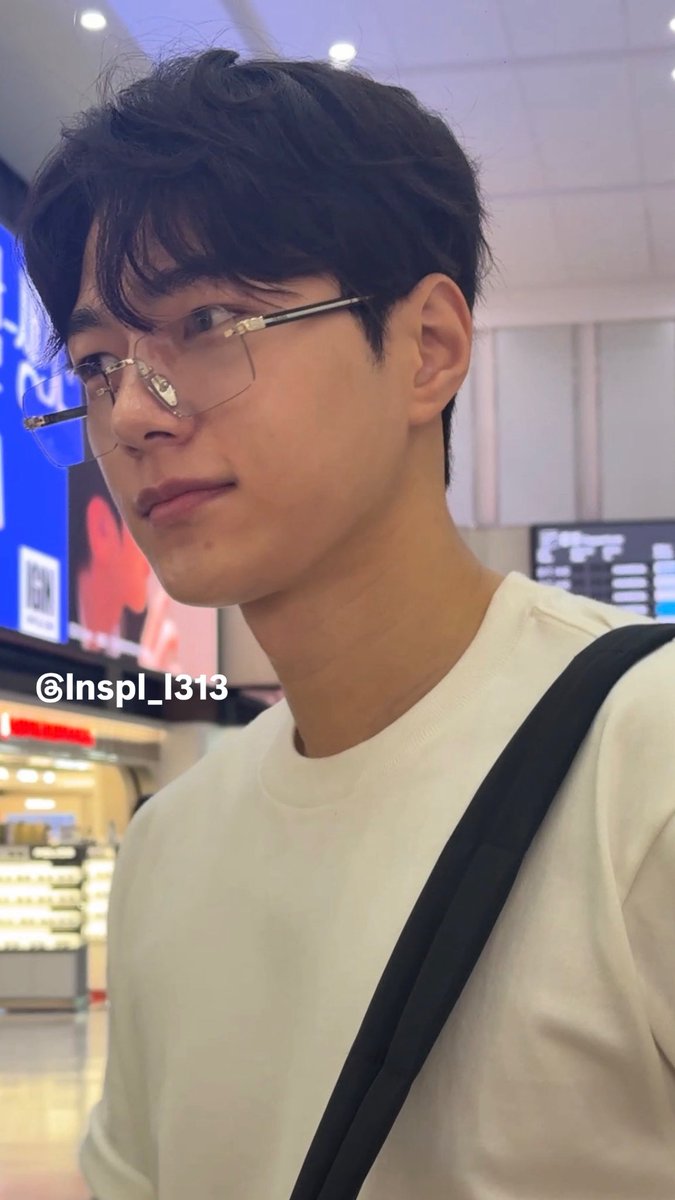 lnspl_l313's tweet photo. 2606012✈️GMP

一緒に大阪帰る〜
今日はメガネ👓かけててかわちぃ🤍

 #GMP #인피니트 #인피니트엘 #김명수 https://t.co/2E2aSuhGUH