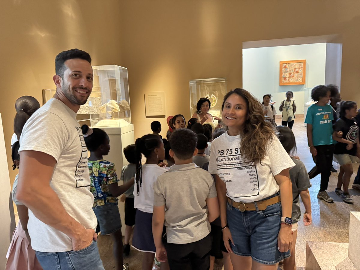 TheraErickson's tweet photo. 🖼️2-312 and 309 had a very educational trip today with our extraordinary Art Teacher, Mrs Hidalgo.  The ❤️teachers and kids loved it! #StudentExperiences #ArtEducation 🎨🖌️ https://t.co/aUqIhUAnKV
