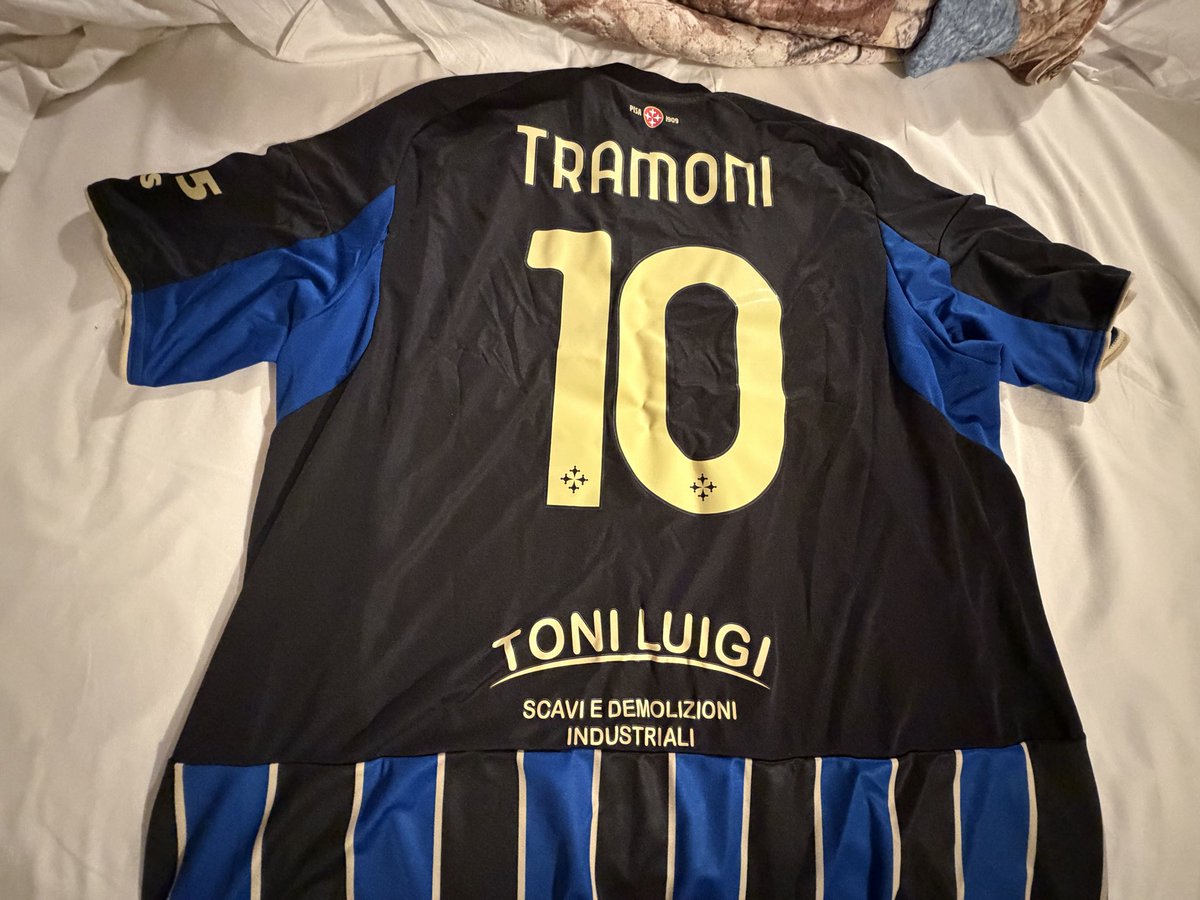LMbassassin's tweet photo. Today’s journey to #Pisa got me the @MTramonii shirt. https://t.co/DwHQrdECy9