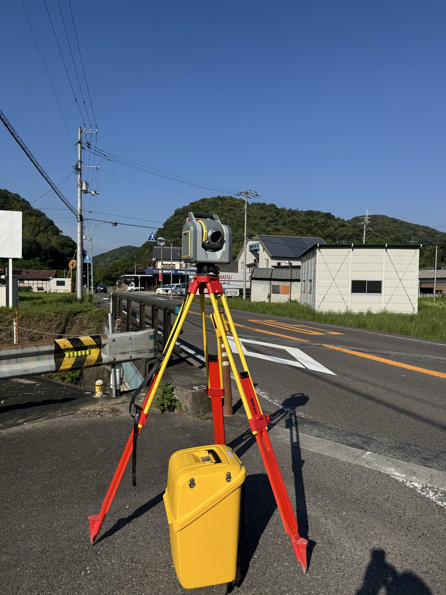 CRAFTCOM2's tweet photo. 本日も四国某所にて3次元起工測量をTLSで！!
車がスピード違反と勘違いして徐行して行きます！！
交通安全！！ https://t.co/A836a10kvk