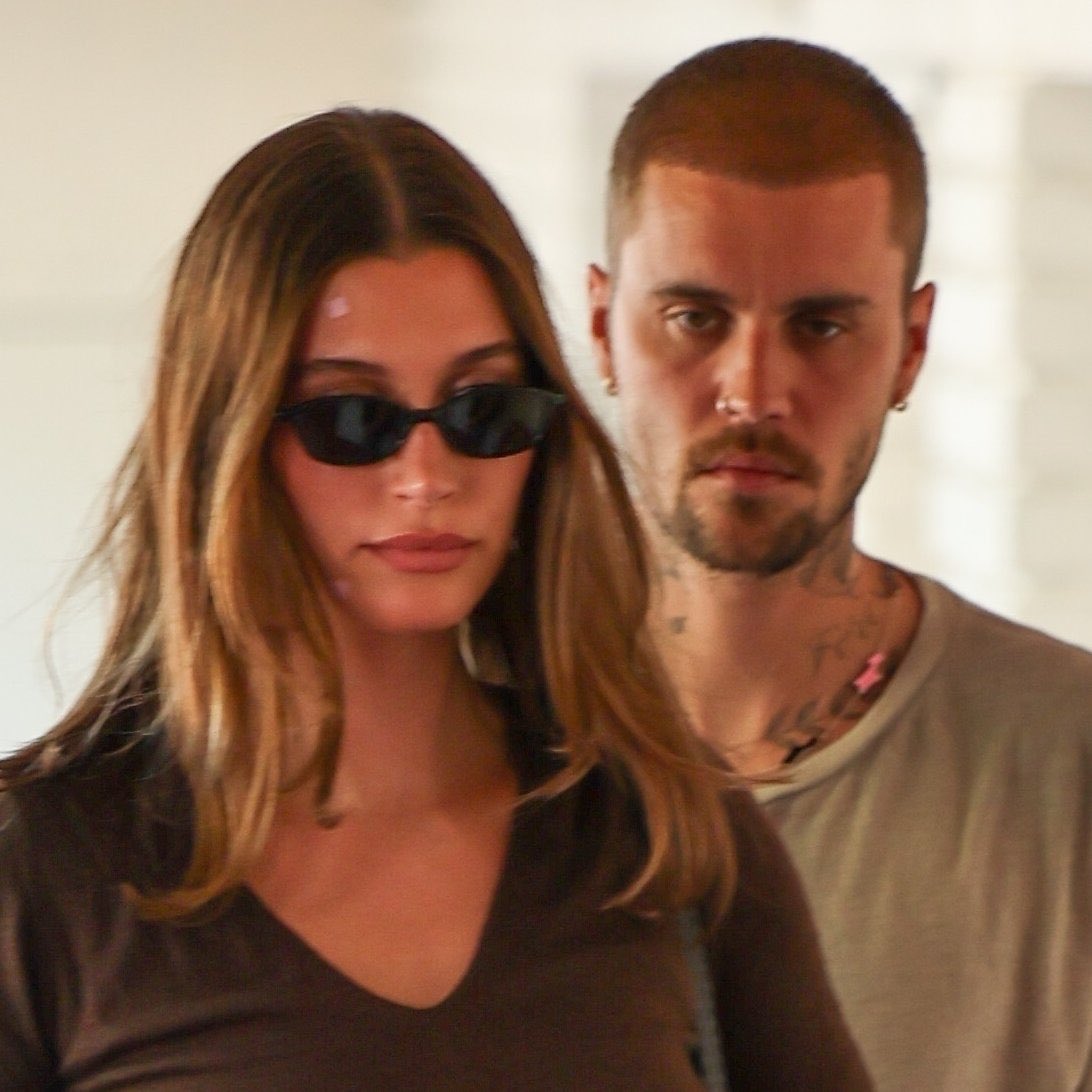 ThePopDolls's tweet photo. New candids of Hailey and Justin Bieber are sparking concern among fans over their seemingly tense expressions. https://t.co/F19bbYGrYH