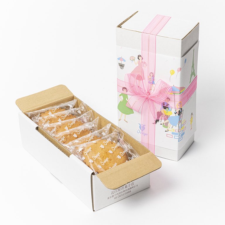 omiyayogashiten's tweet photo. 近江屋洋菓子店の名品の１つ
『マドレーヌ』

流行りの味ではありませんが小麦粉を感じられる食感と香りで、
余計なものを入れずシンプルに作り特別な日というよりは毎日食べたいお味を目指しています✨

本店ではもちろん、POPUP期間中の浅草松屋店でも販売しております🤫

ぜひお楽しみください👩‍🍳 https://t.co/p4t5pGJXYp