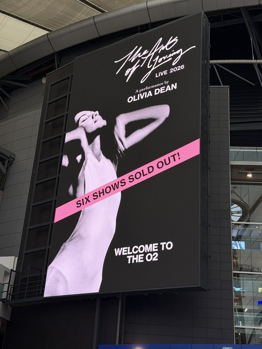 mcelodieee's tweet photo. Concert 1 out of 4 done ✅ Olivia Dean you goddess!!! 💖 https://t.co/VB7o0rmV39
