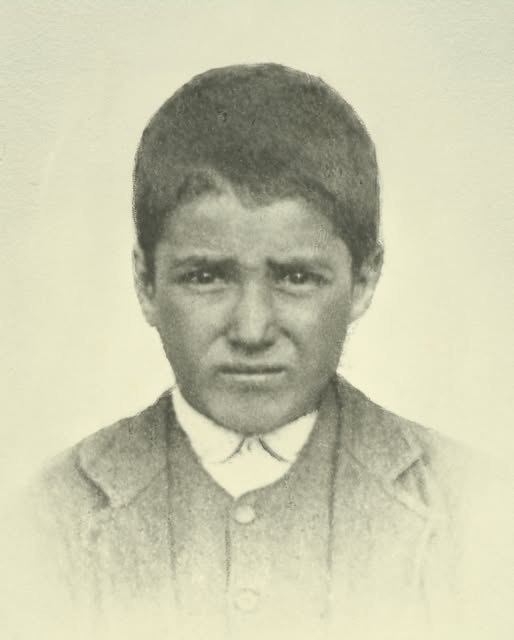 SociedadeHist's tweet photo. 11 de Junho de 1908: Nasce em Aljustrel, perto de Fátima, Francisco Marto, um dos três videntes de Fátima, canonizado pelo Papa Francisco, em 13 de Maio de 2017. Foi baptizado a 20 de Junho desse ano. Faleceu em Aljustrel, vítima da pneumónica, no dia 4 de Abril de 1919. https://t.co/J2K6ysPveq