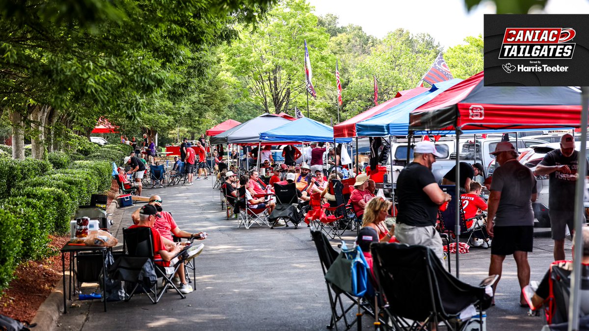 Canes's tweet photo. 98 degrees in the middle of June is perfect for tailgating

#SoundTheSiren | #CaniacTailgates https://t.co/j57CtZvYgv