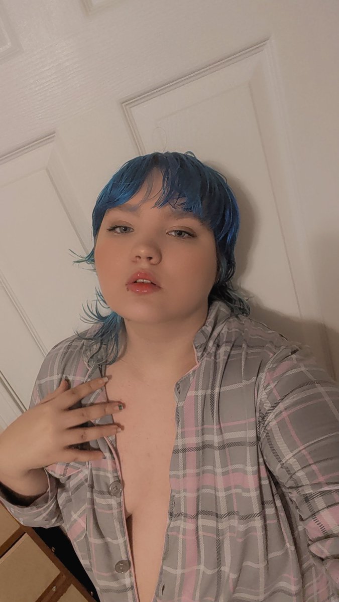 NeonPixel02's tweet photo. Feeling hot today so you losers are gonna be ✨blessed✨

Spicier pictures Unlocked 0/8
Videos Unlocked 0/??? https://t.co/9vmLCl618z