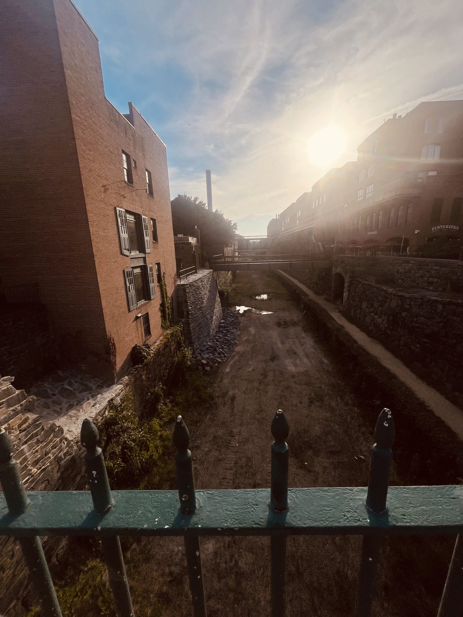 revmahoney's tweet photo. Knowing that my knee surgery will keep me out of Washington DC for several weeks, I’m walking through Georgetown taking in the sights. #GeorgetownBaby #WalkOn https://t.co/h1u9xhmd1p
