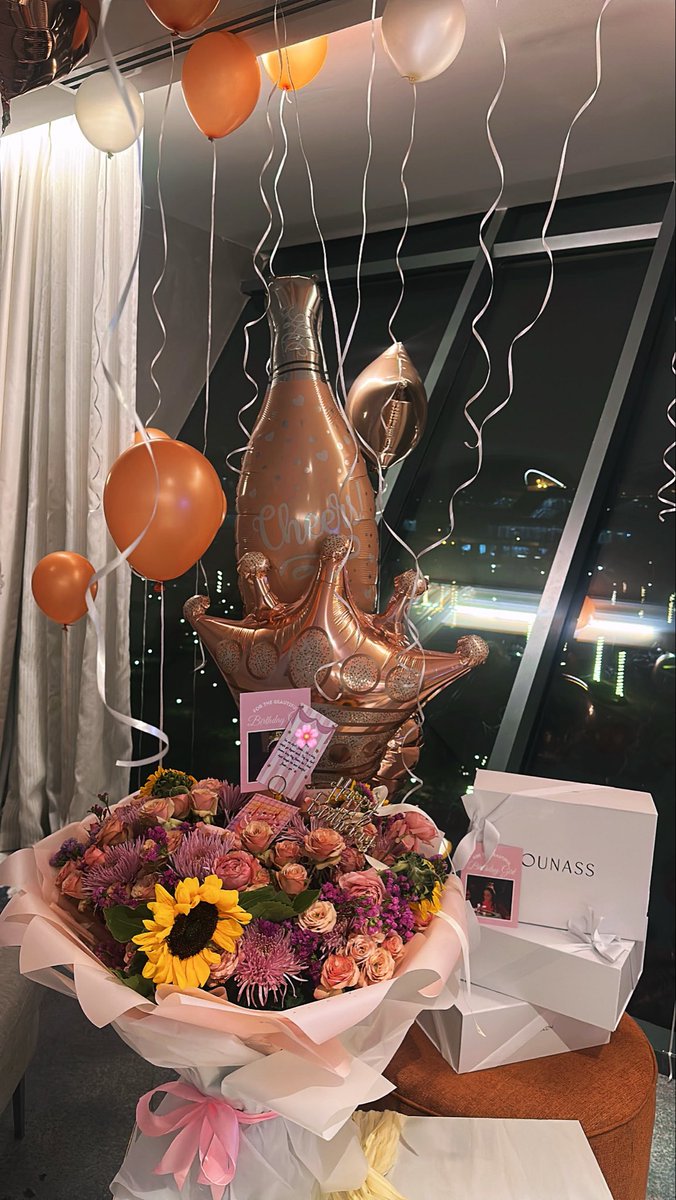 lovedetails3's tweet photo. أنــتِ مثل الوردة هيك حلوه من كل الزوايا❣️🌻🌸 https://t.co/S6qxVGKjJ1