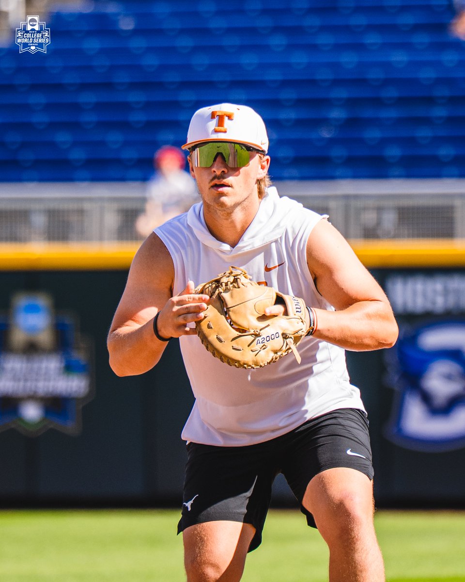 NCAABaseball's tweet photo. It's bigger in Texas 🤩

#MCWS x @TexasBaseball https://t.co/giHCAHfJB3