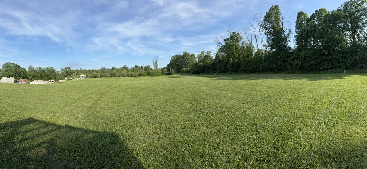 MarkedPaintball's tweet photo. Grass for days. https://t.co/O4gyIyv23e