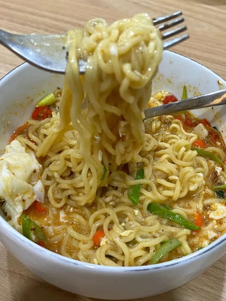 sacheseee's tweet photo. selamatt pagii, kalian suda sarapan blumm? disini hujan lagii jadi makan yang anget anget https://t.co/W9vMNHQ1Wl