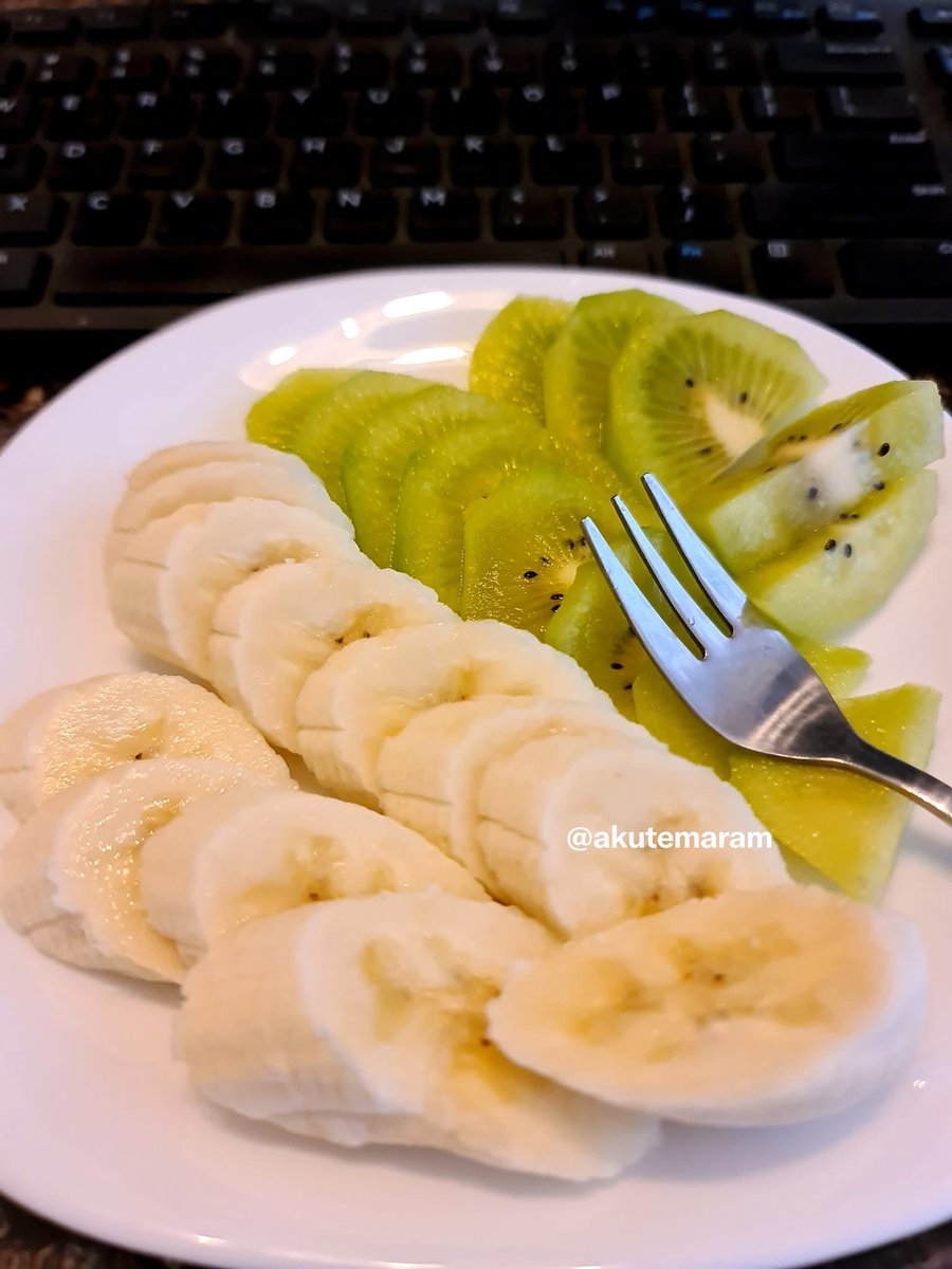 akutemaram's tweet photo. Tidak semua tangan bisa memberi, tapi paling tidak jangan mencuri tenang di hidup orang lain.

🍌 🥝 https://t.co/gNHQracQx2