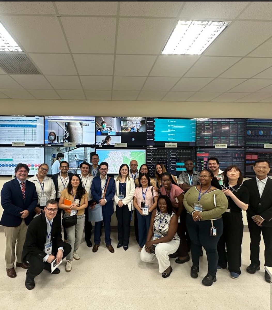 FMEecua's tweet photo. El presidente de la @FMEecua , Santiago Carrasco continua con su participación en Taiwán, aprendiendo sobre el sistema de Seguro Nacional de Salud que cubre a más del 98% de su población. Modelo que a criterio del dr. Carrasco se podría aplicar en Ecuador. 
@Salud_Ec https://t.co/QpIybFLnyL