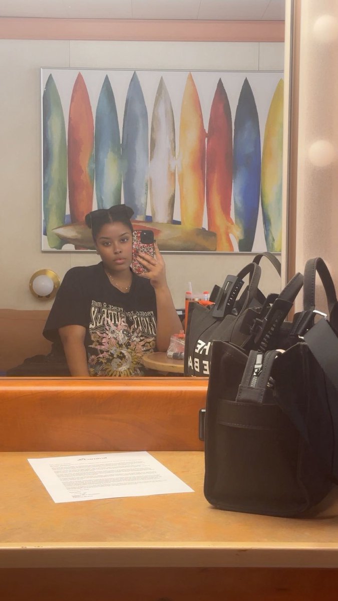 Niyiah_'s tweet photo. just left seattle, omw to alaska ✈️🚢 https://t.co/MyPboVd8AJ