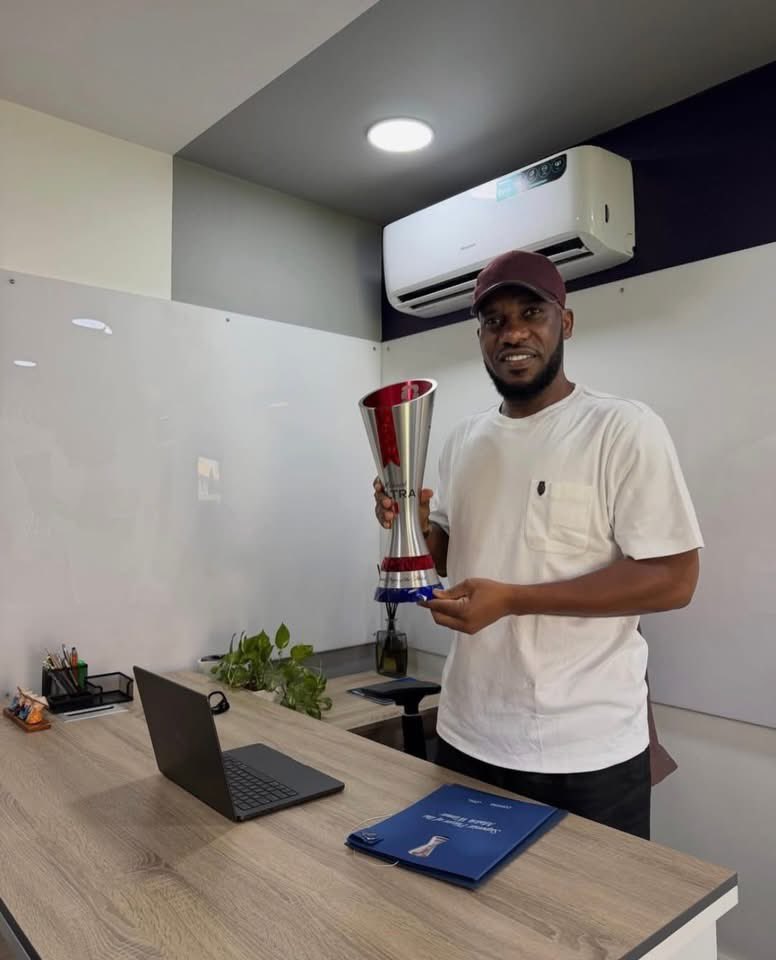 seer_ben's tweet photo. Jay-Jay Okocha receives a special Man of the Match award for his iconic performance against Spain at the 1998 FIFA World Cup. 

One of the greatest individual displays by an African player on football's biggest stage. https://t.co/QAVoHTm0iV