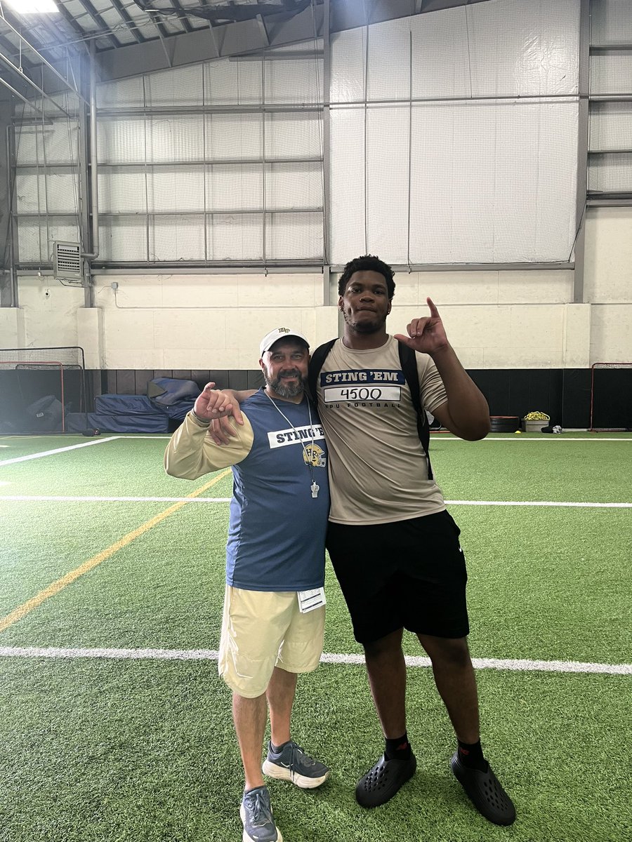 JerrenButts's tweet photo. After having a great time at camp and having conversation with @CoachSnyde I am grateful to have my 2nd offer from @hputxfootball
@coachrsmith12
@That_Boi_Dhawk
@coachwhitson1 https://t.co/Ee8bRS5xga