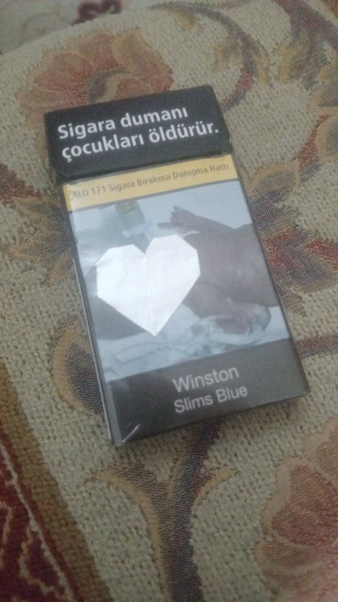 kls_suu's tweet photo. Ya bişi sorucam niye böyle korkunç fotolar var sigaranın üzerinde yeterince piskolom bozuk değil gibi bi de bunlar beni mahvediyor https://t.co/7nP3W4Zg5g