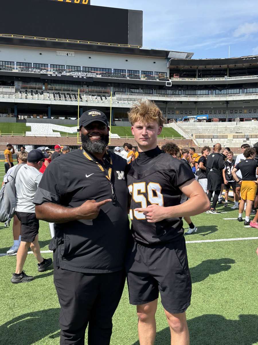 ColtonSowers's tweet photo. Had a great day @MizzouFootball today!Blessed with the opportunity to showcase my skills in front of the coaches and compete

@CoachAAtkins @Coach_TRussell @JonesgGreg @CoachMalone816 @CSAPrepStar @JPRockMO @MizzouShowMe @RivalsHS https://t.co/viCcwxsuyj