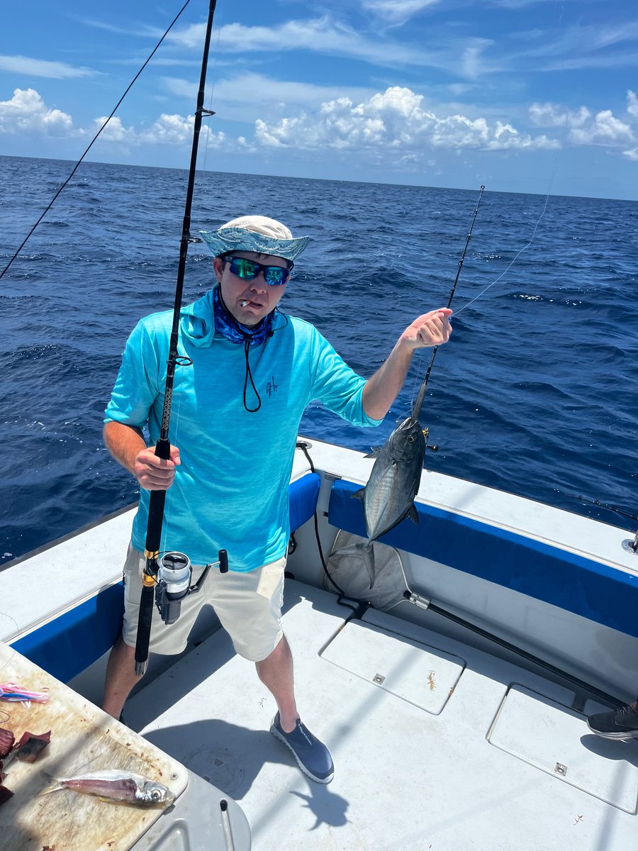 Tunawahoo_fl's tweet photo. Steve brought his sons and grandson fishing today. We started out trolling, but the weeds were horrible out to 400 foot deep so after 2 hours with no bites and tons of weeds we gave up on trolling. Then we tried deep drifting live baits. We started in  400 foot again and let the https://t.co/9tsioB2FYa