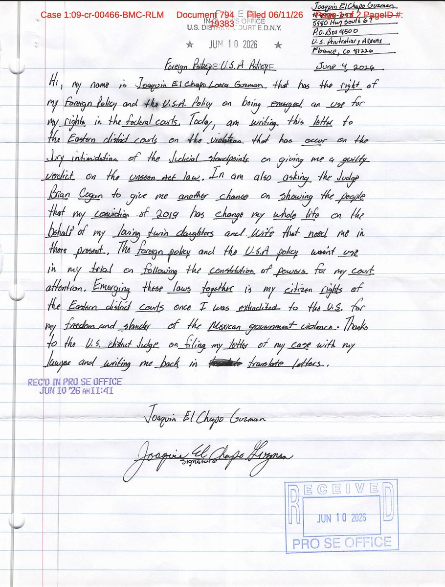 arturoangel20's tweet photo. Dos cartas mas de el Chapo Guzmán. 

Insiste en lo mismo de antes, aunque esta vez refiere a la presidenta Claudia Sheinbuam y acusa al Gobierno de México de cometer todos los crímenes que se le imputan en el pasado. https://t.co/mZo5Yp3MSC