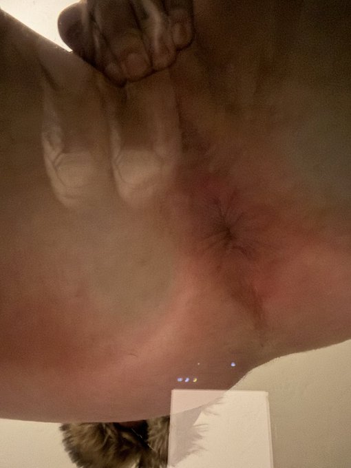 URDADDAY2003's tweet photo. Glass tables are so hot ✨
#mlm https://t.co/CQr7bQIZiY