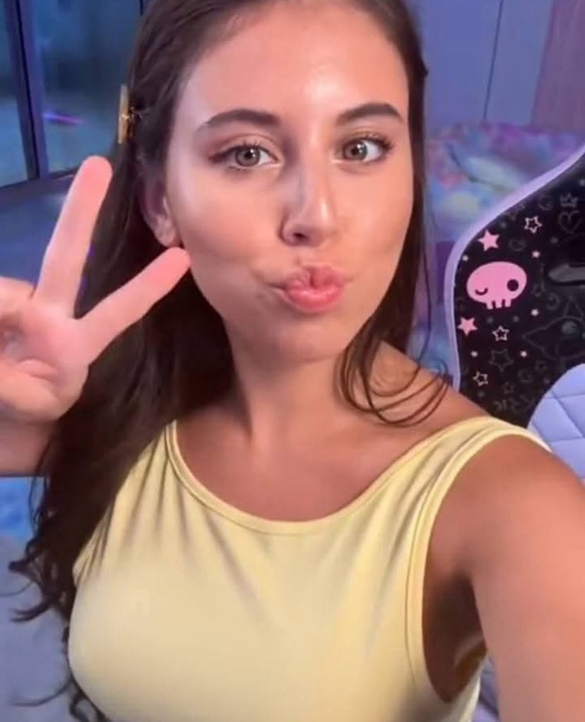 violet Brandani tweet media