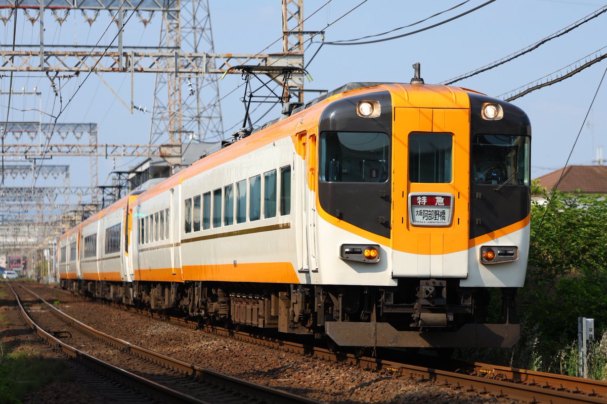 f14_q27's tweet photo. 2026/6/12(金)

近鉄南大阪線 道明寺－古市間

本日の3608レ（ブツ6特急）は16010系Y11編成が先頭だということで、ほんの少しだけ朝活☀️

←吉野
3608レ（特急 大阪阿部野橋）：YS01＋YS02＋Y11 https://t.co/74xB2jlWPn