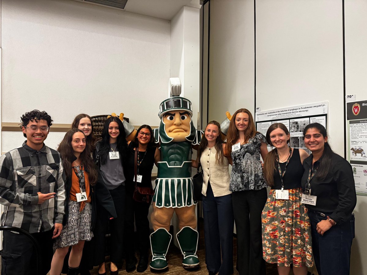 michhulin's tweet photo. The lab had a great day at @plantdisease APS North Central Division meeting! @michiganstateu Go Green! 💚🤍 https://t.co/oigzdSQPPh