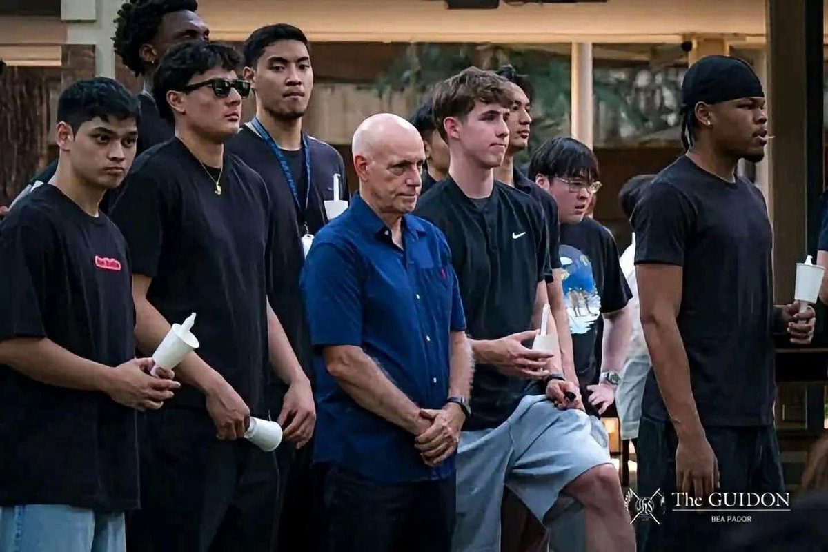 michellovelee's tweet photo. Ni hindi dumalaw yon coach sa burol sa QC, tahimik sila, wala explanation? Ano klase kayo institusyon na di nyo pinagsalita yon coach. Ni wala taga Ateneo o yan coach man lang na umakay sa kanya sa morgue hanggang dyan sa burol. Tao ba kayo? Coach ka ba talaga? https://t.co/nndYGHk3G5