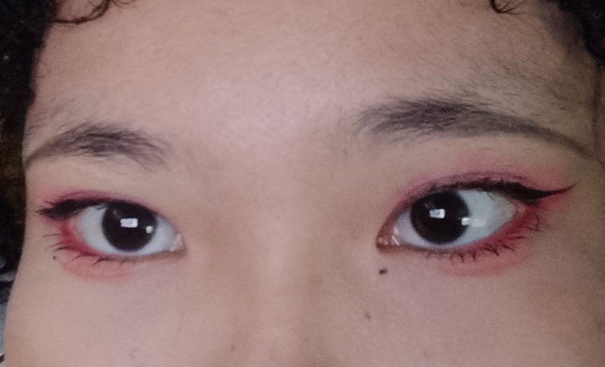 abovethymoon's tweet photo. ชั้นที่ทาลิปสีเขียว ฟ้า ม่วง ไปเรียนตั้งแต่มอปลาย https://t.co/jqhVjulgvh